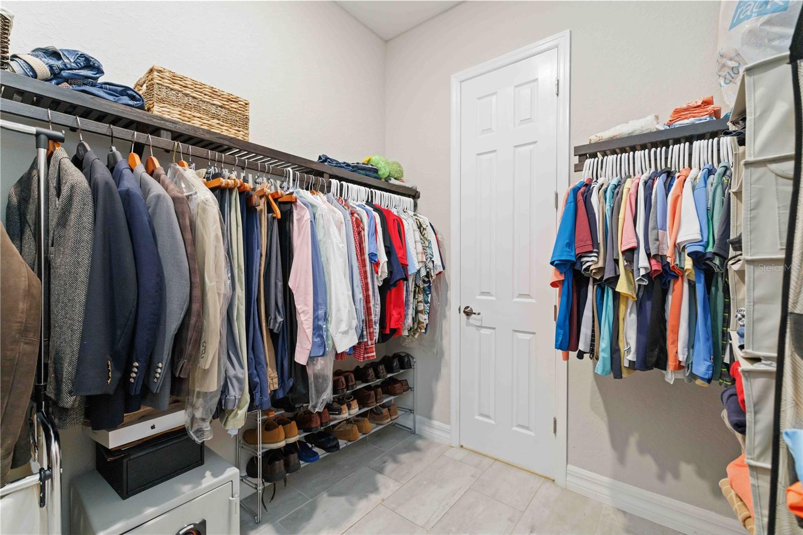 COUNTRY CLUB EAST AT LAKEWD RNCH YY1-4 - Residential