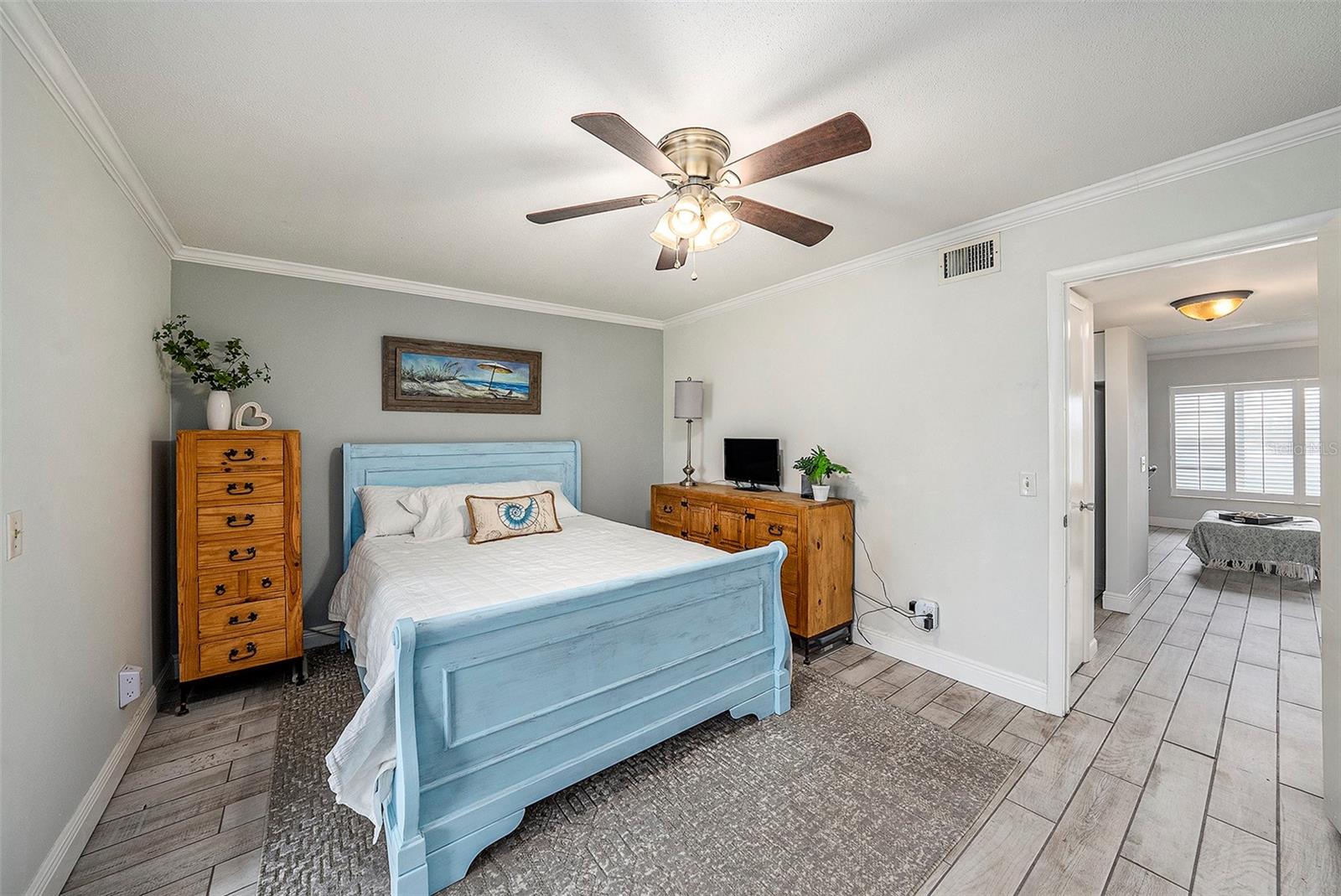 ON TOP OF THE WORLD - Residential