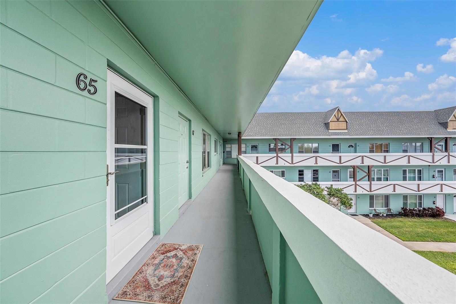 ON TOP OF THE WORLD - Residential