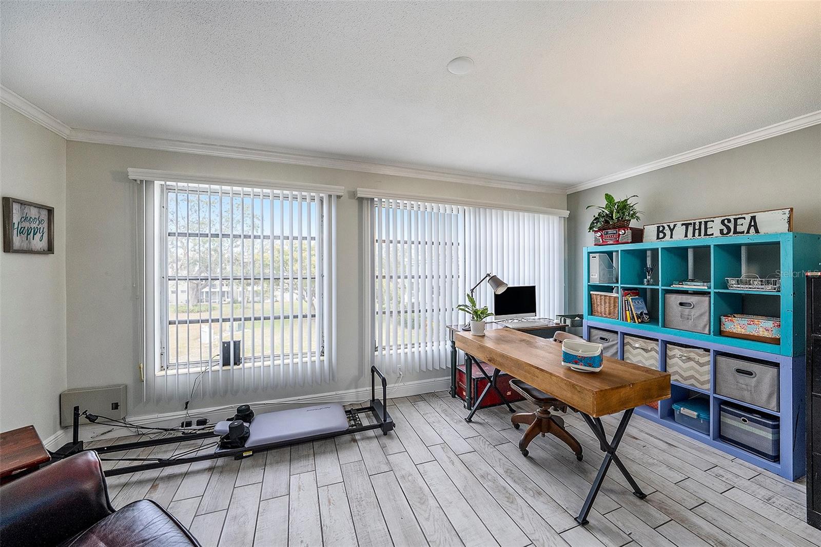 ON TOP OF THE WORLD - Residential