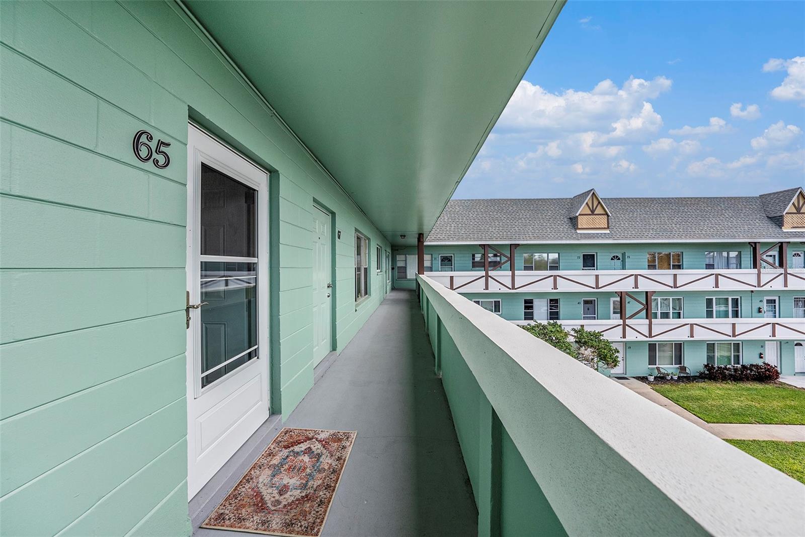 ON TOP OF THE WORLD - Residential