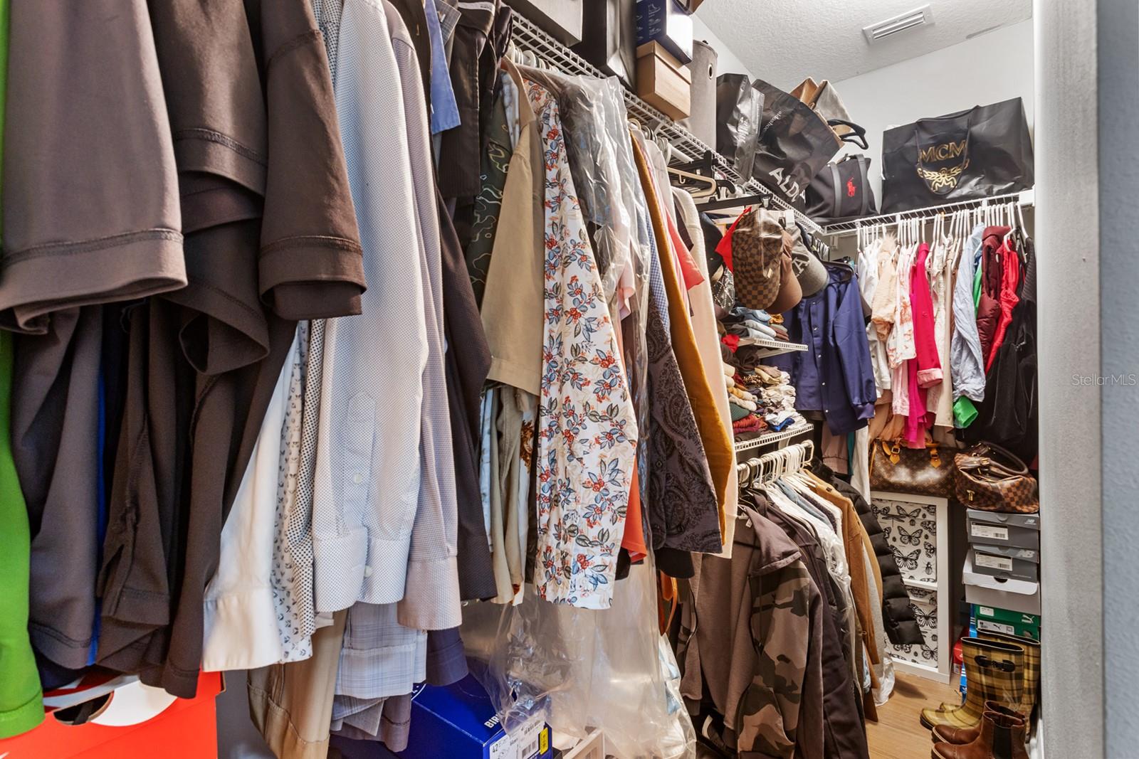 RIVERPLACE SUB - Residential