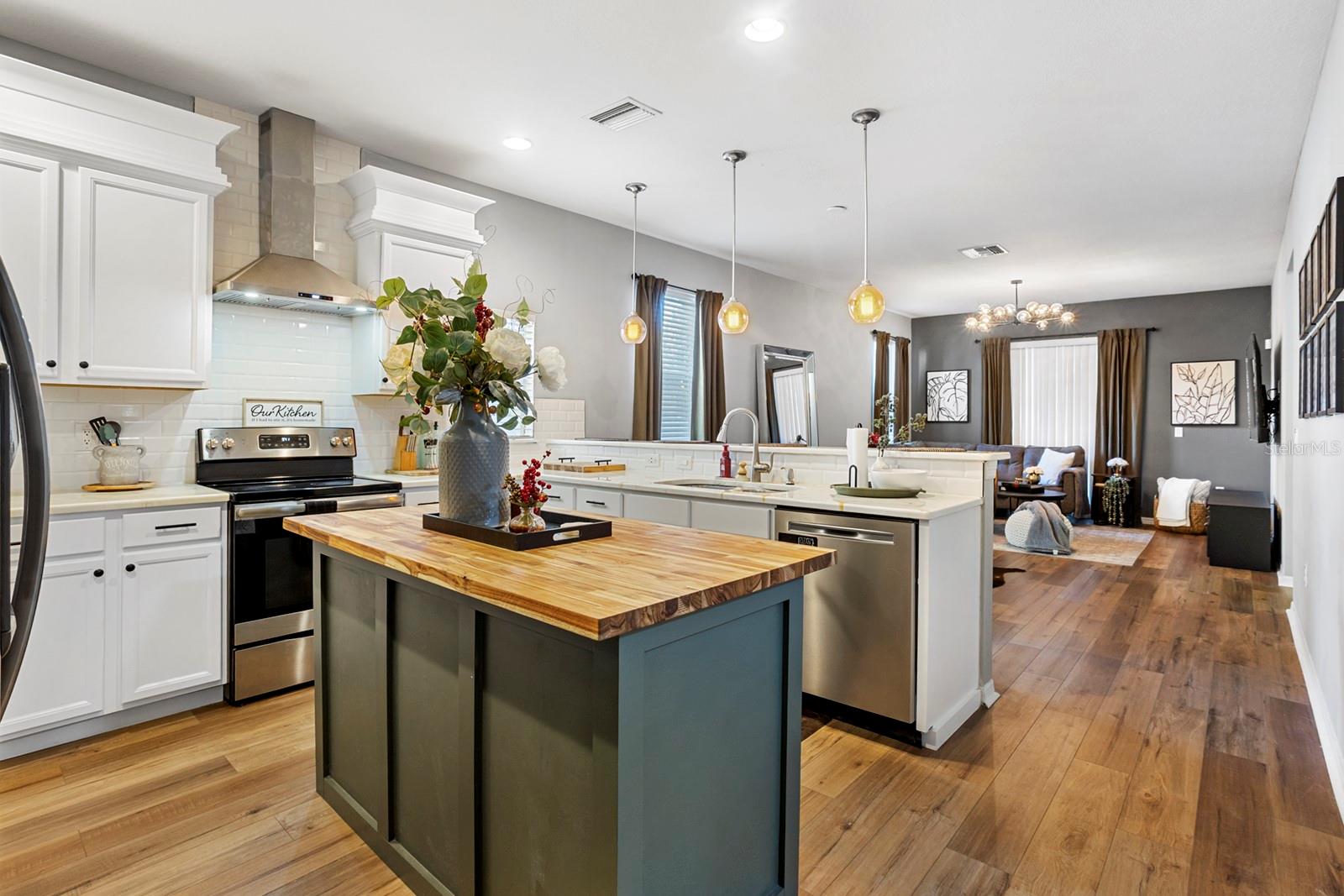 RIVERPLACE SUB - Residential