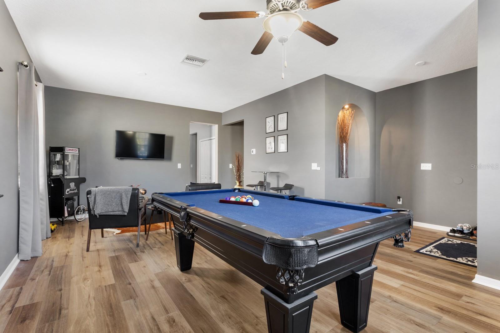 RIVERPLACE SUB - Residential