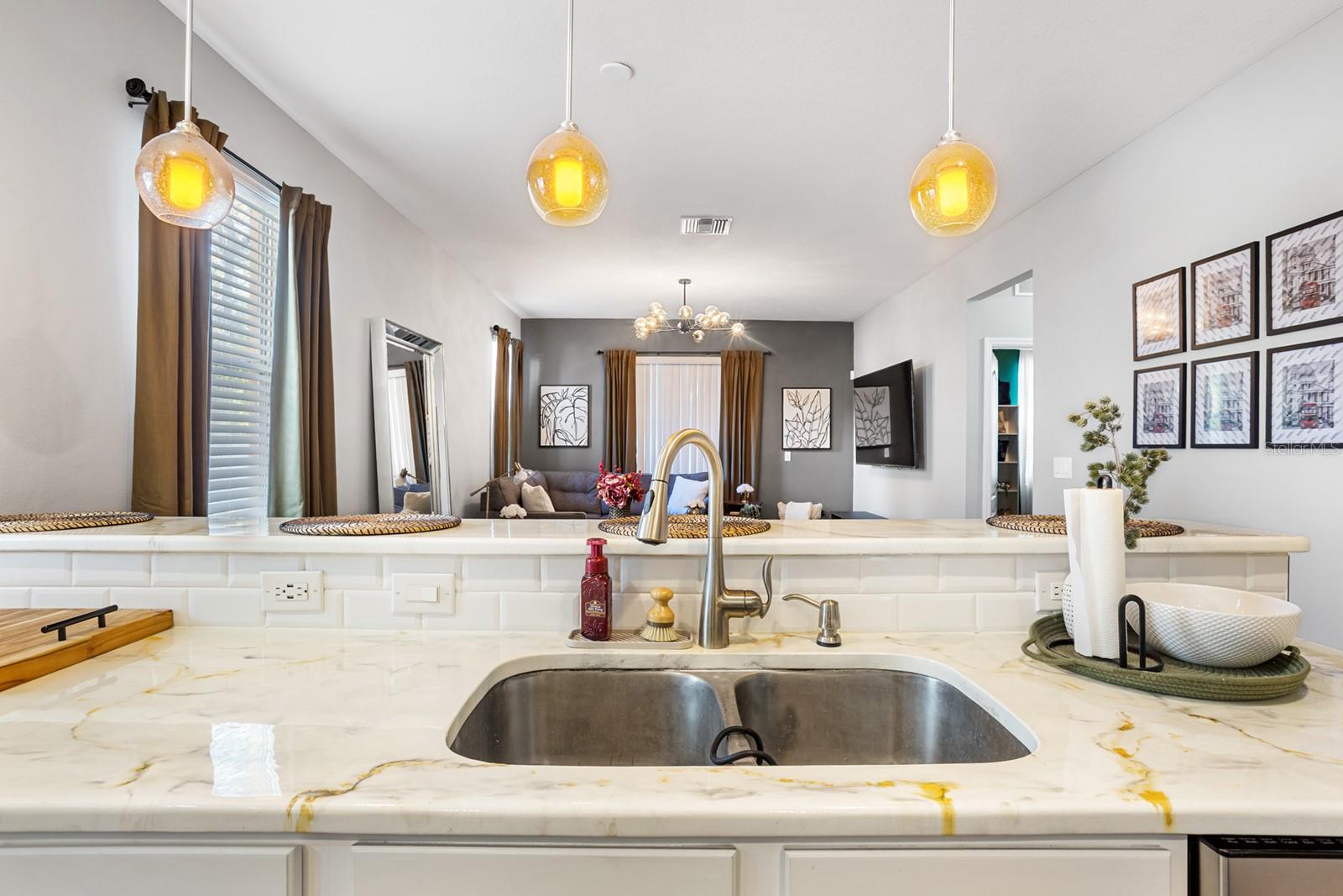 RIVERPLACE SUB - Residential