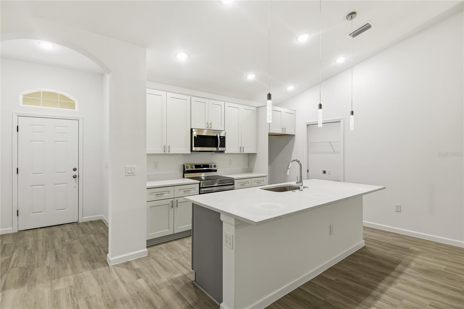 224 GLADIOLA COURT