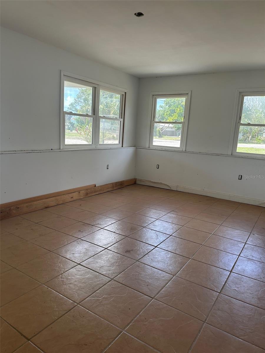 MOBILE CITY - Residential