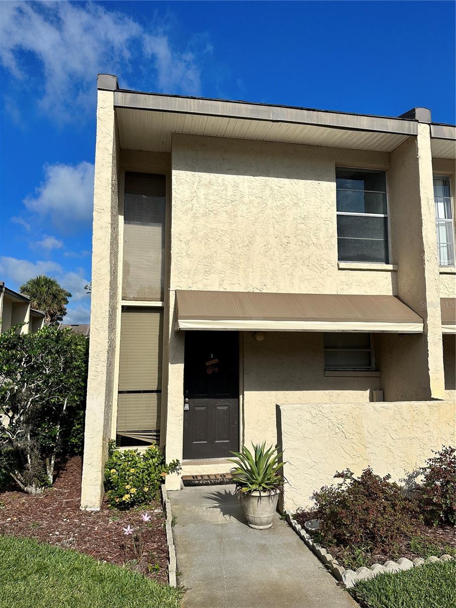 2 bedroom 1.5 bath condo in DeLand Oaks. This condo is two stories, has a community pool, community washer and dryer room and is located close to downtown DeLand, restaurants and shopping