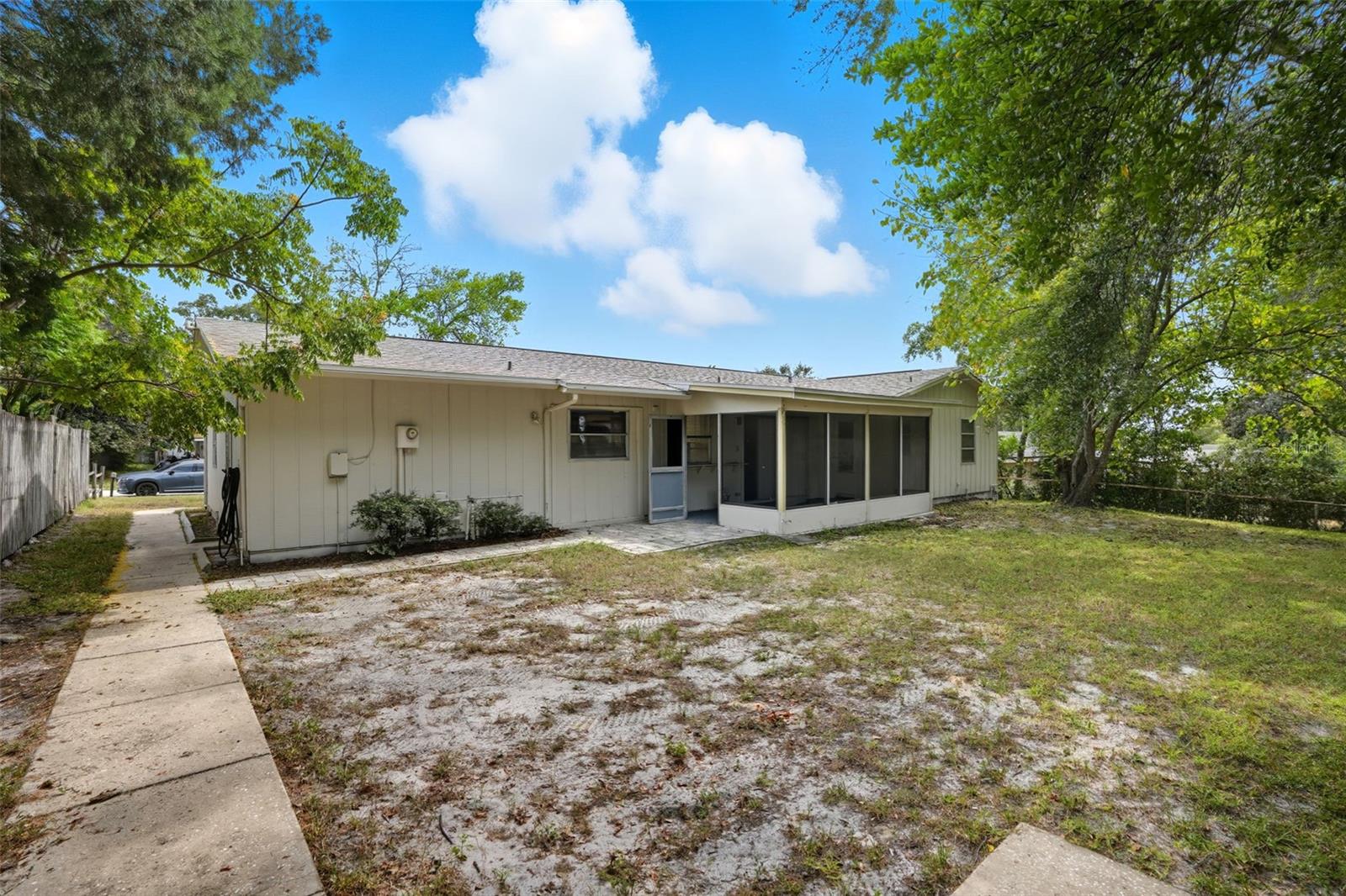 SPRING HILL - Residential