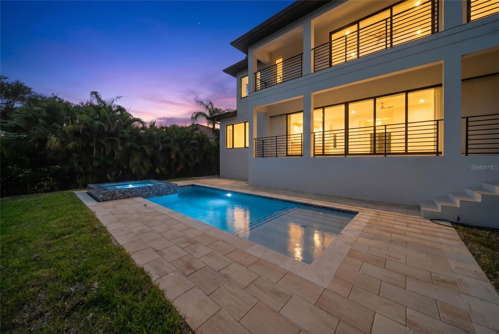 626 BUTTONWOOD DRIVE