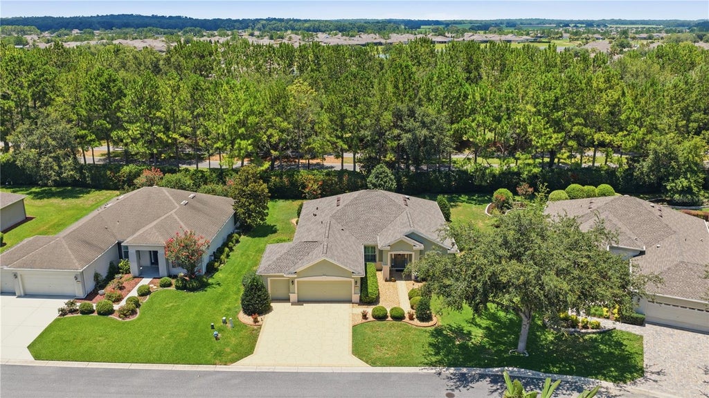 Photo of 9383 SW 71st Loop, Ocala, FL 34481 (MLS # OM727292)