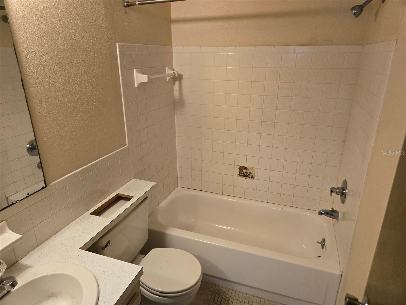 PARKWOOD CONDO - Residential