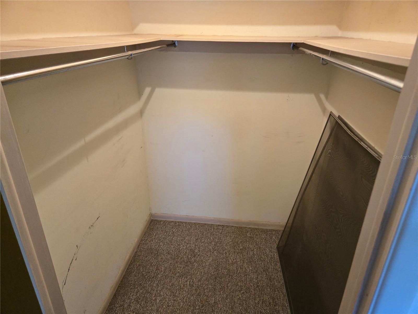 PARKWOOD CONDO - Residential