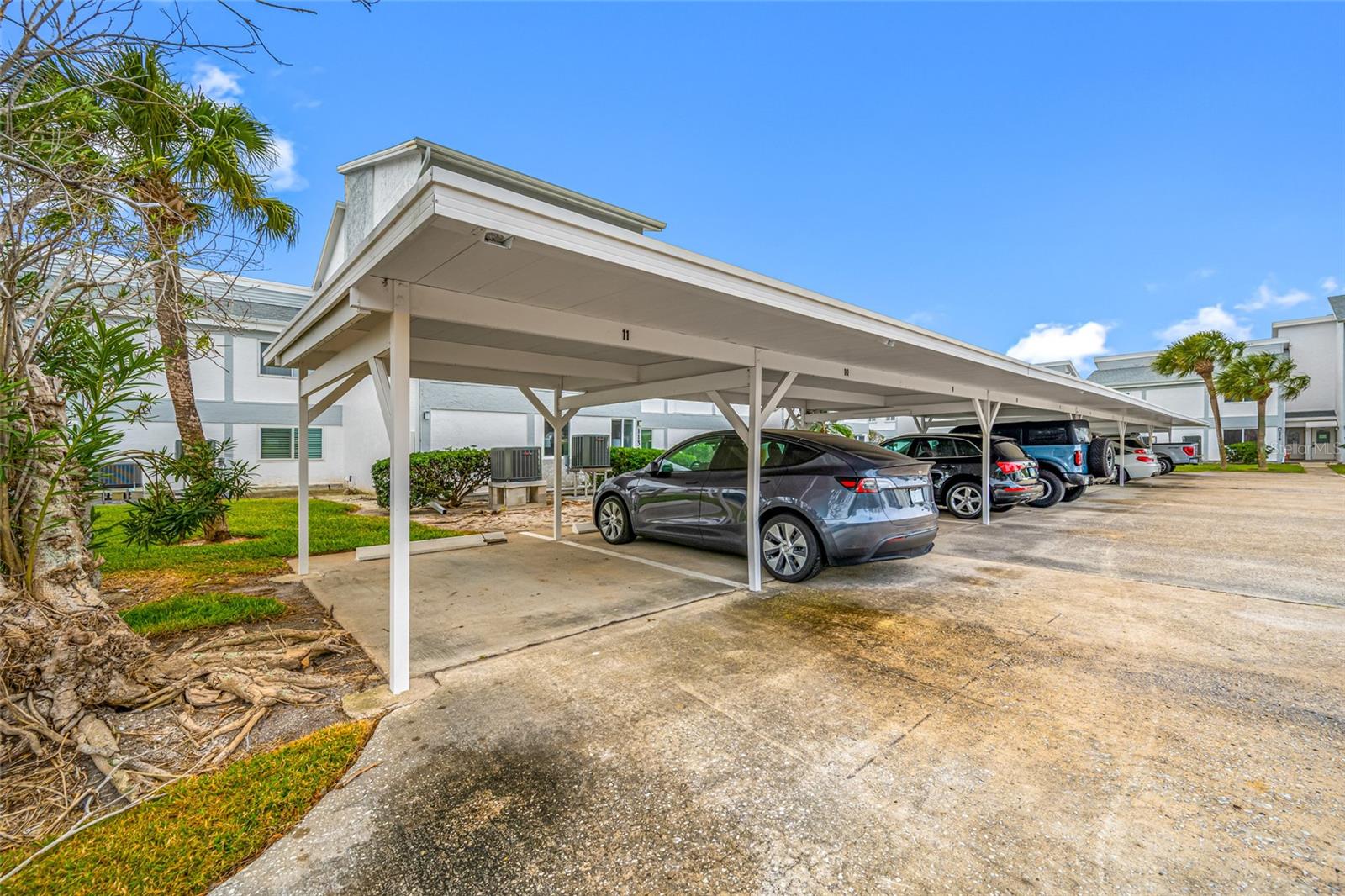 SAND KEY CONDO-BAYSIDE GARDENS I - Residential