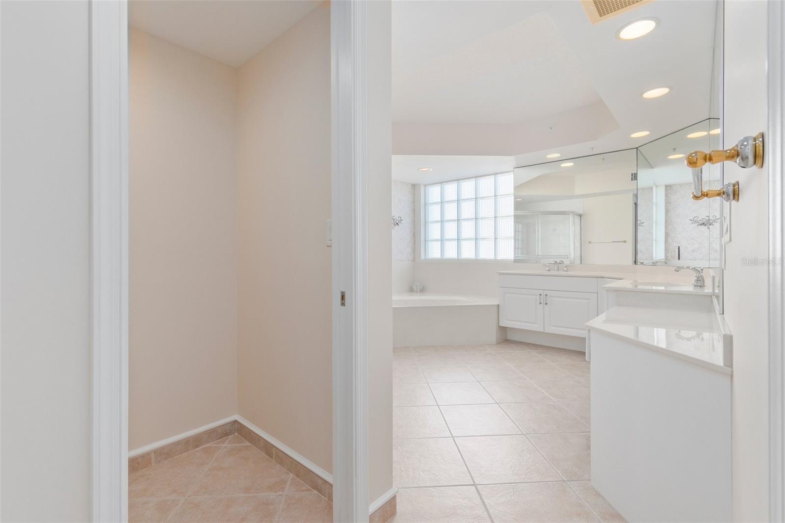 THE ATRIUM ON THE OCEAN II A CONDO - Residential