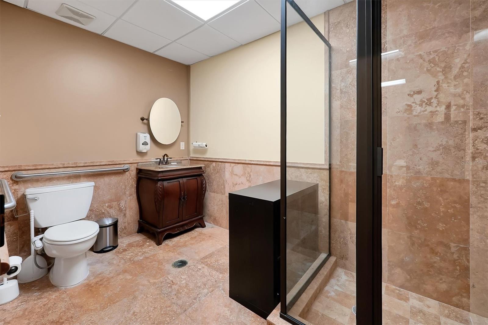 O S P SERVICE CENTER - Commercial Sale