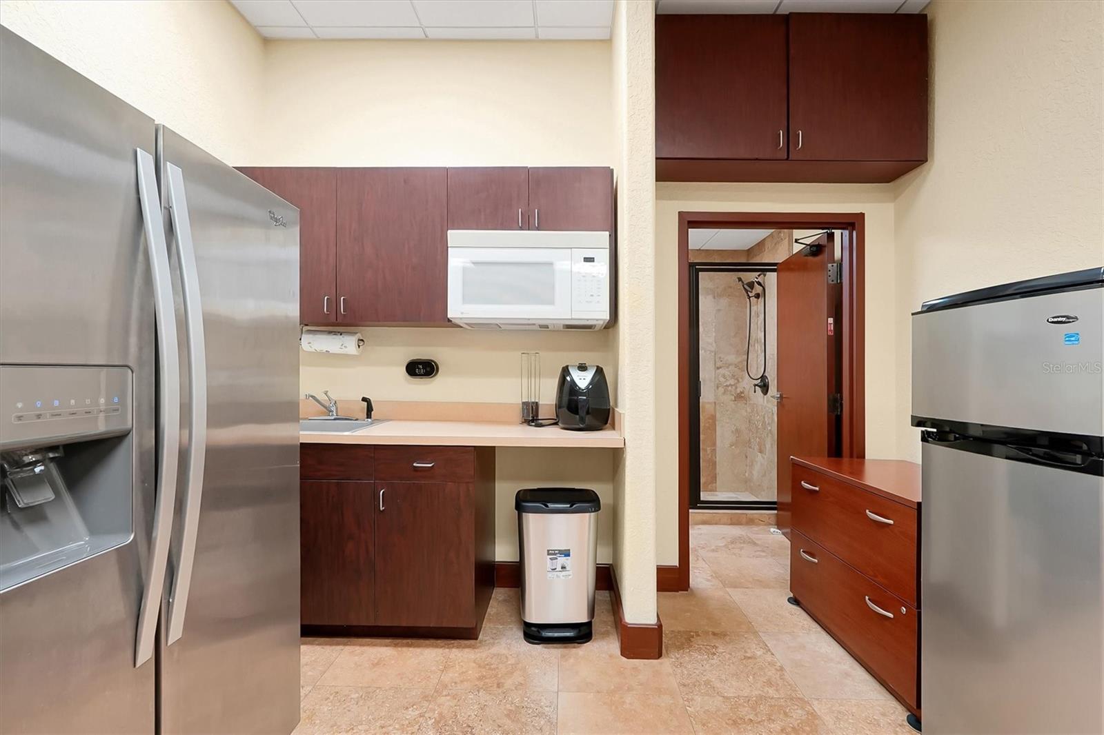 O S P SERVICE CENTER - Commercial Sale