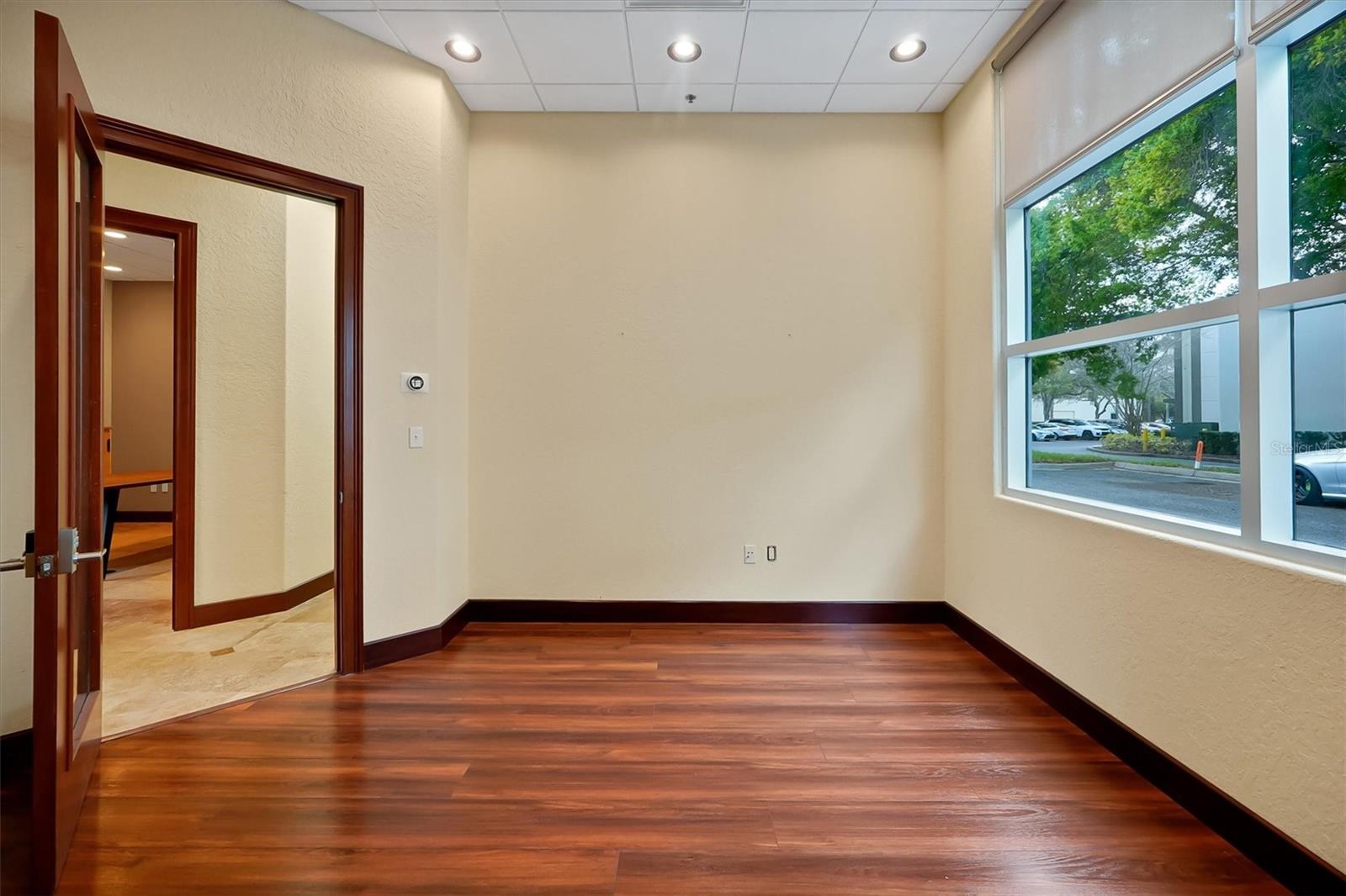 O S P SERVICE CENTER - Commercial Sale