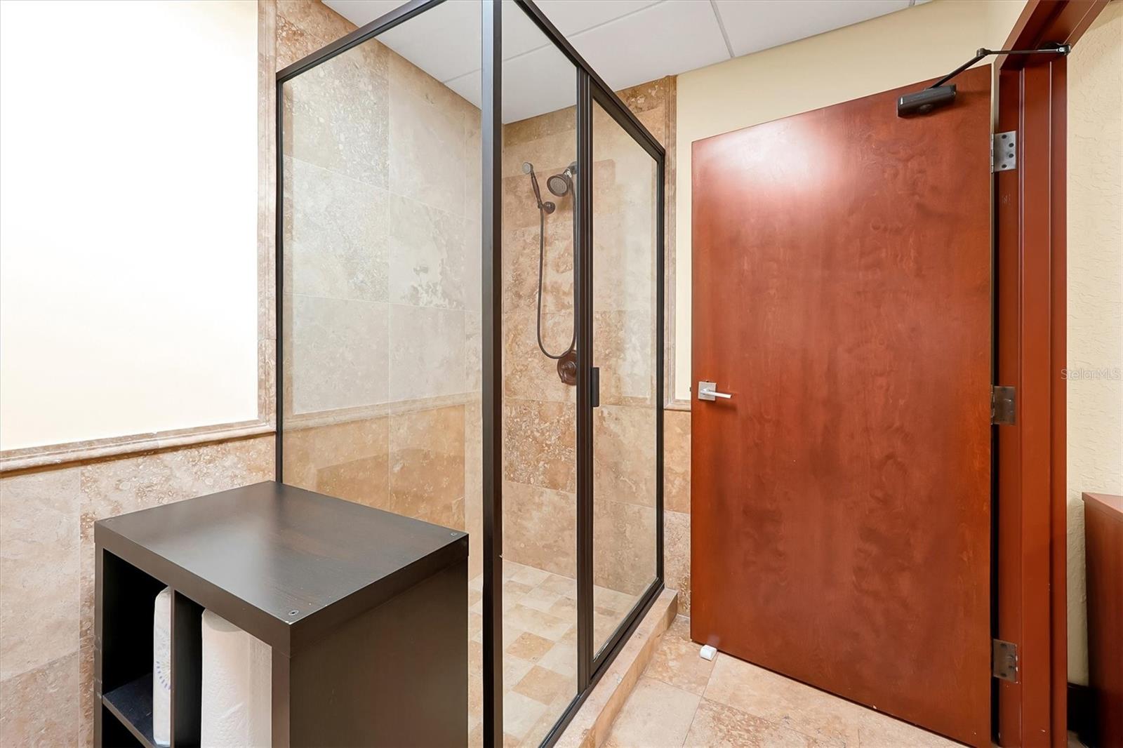 O S P SERVICE CENTER - Commercial Sale