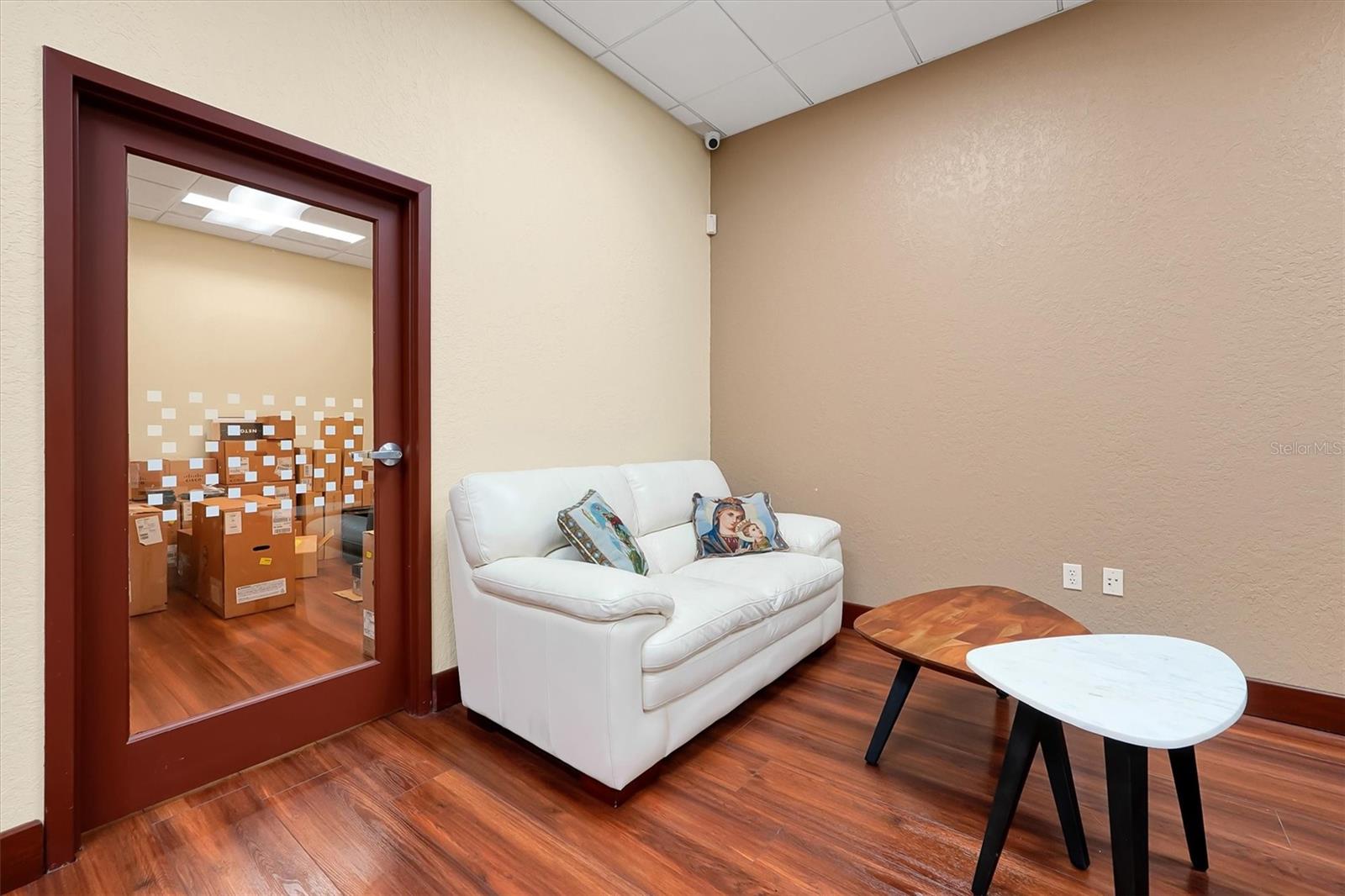 O S P SERVICE CENTER - Commercial Sale