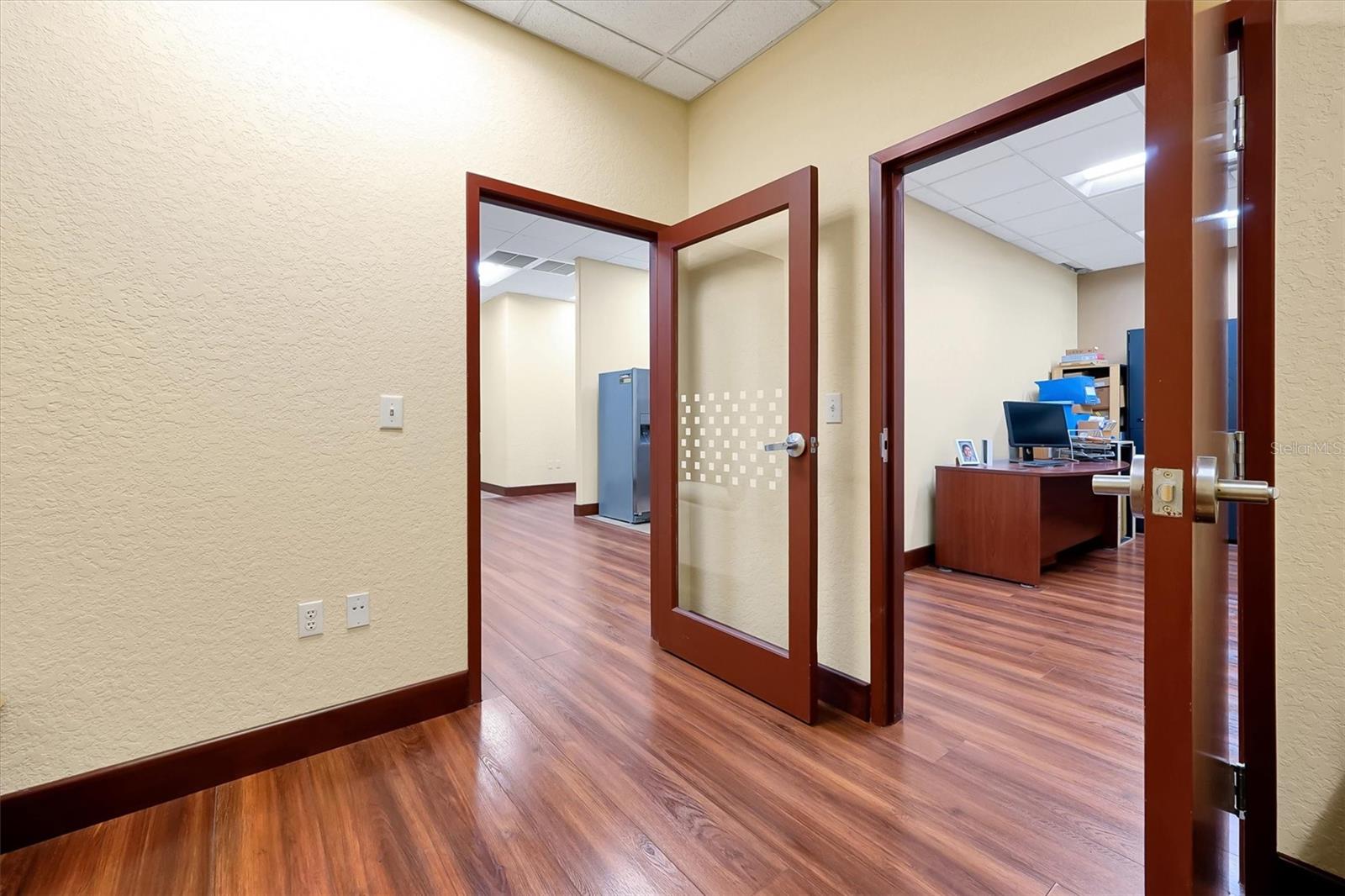 O S P SERVICE CENTER - Commercial Sale