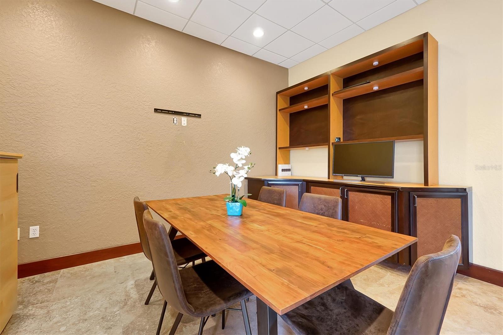 O S P SERVICE CENTER - Commercial Sale