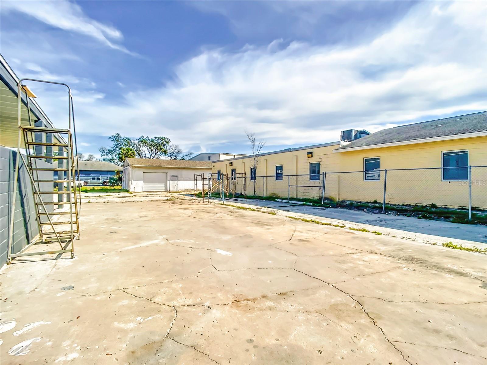 KINGSTON - Commercial Lease