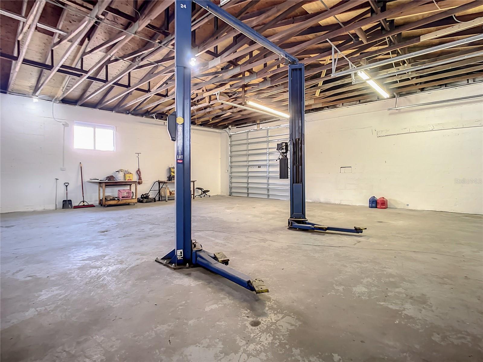 KINGSTON - Commercial Lease