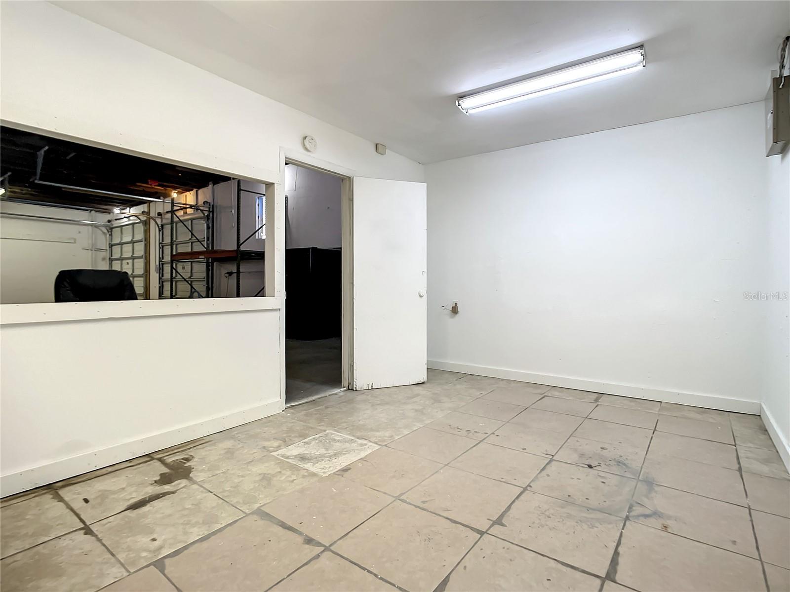 KINGSTON - Commercial Lease