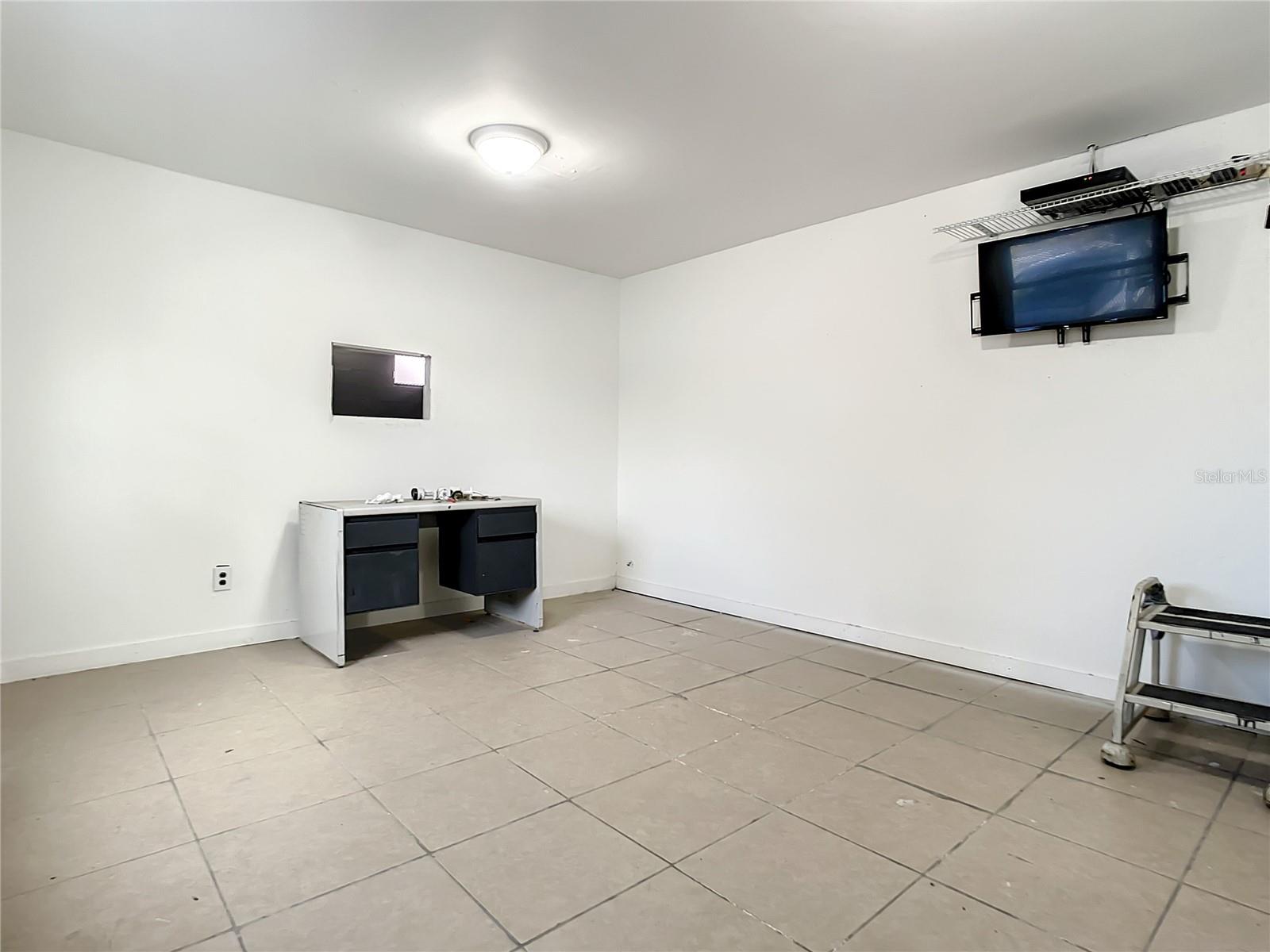 KINGSTON - Commercial Lease