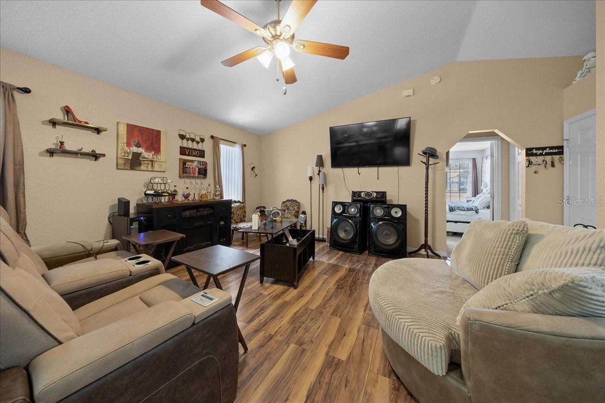 ETHANS GLEN - Residential