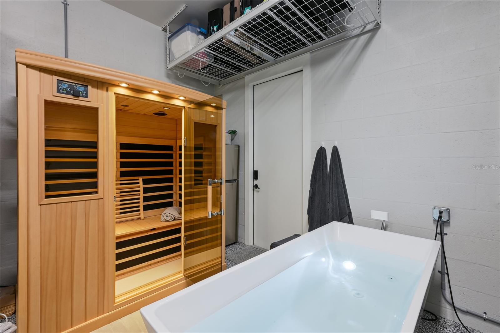 HUDSON BAYOU - Residential