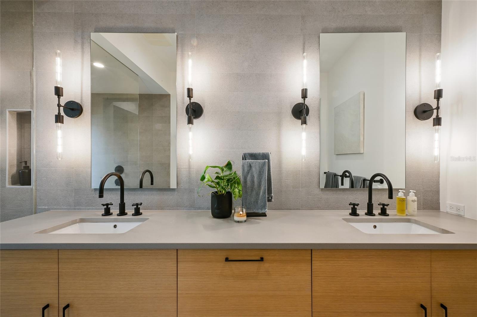 HUDSON BAYOU - Residential