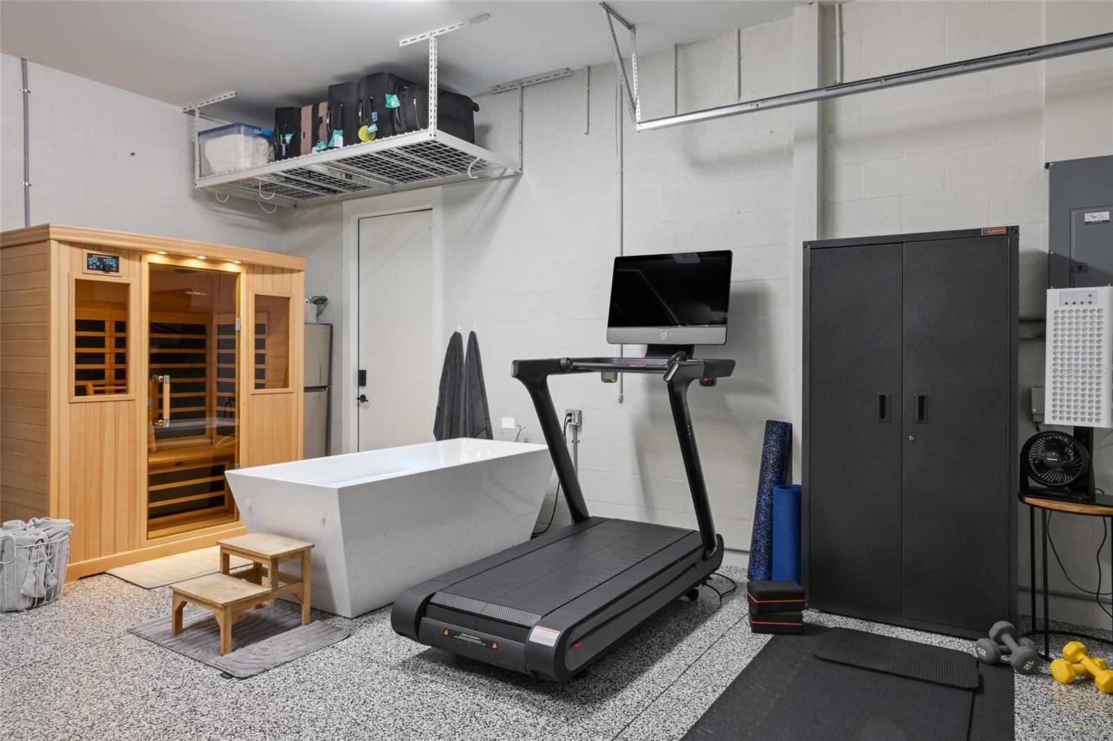 HUDSON BAYOU - Residential