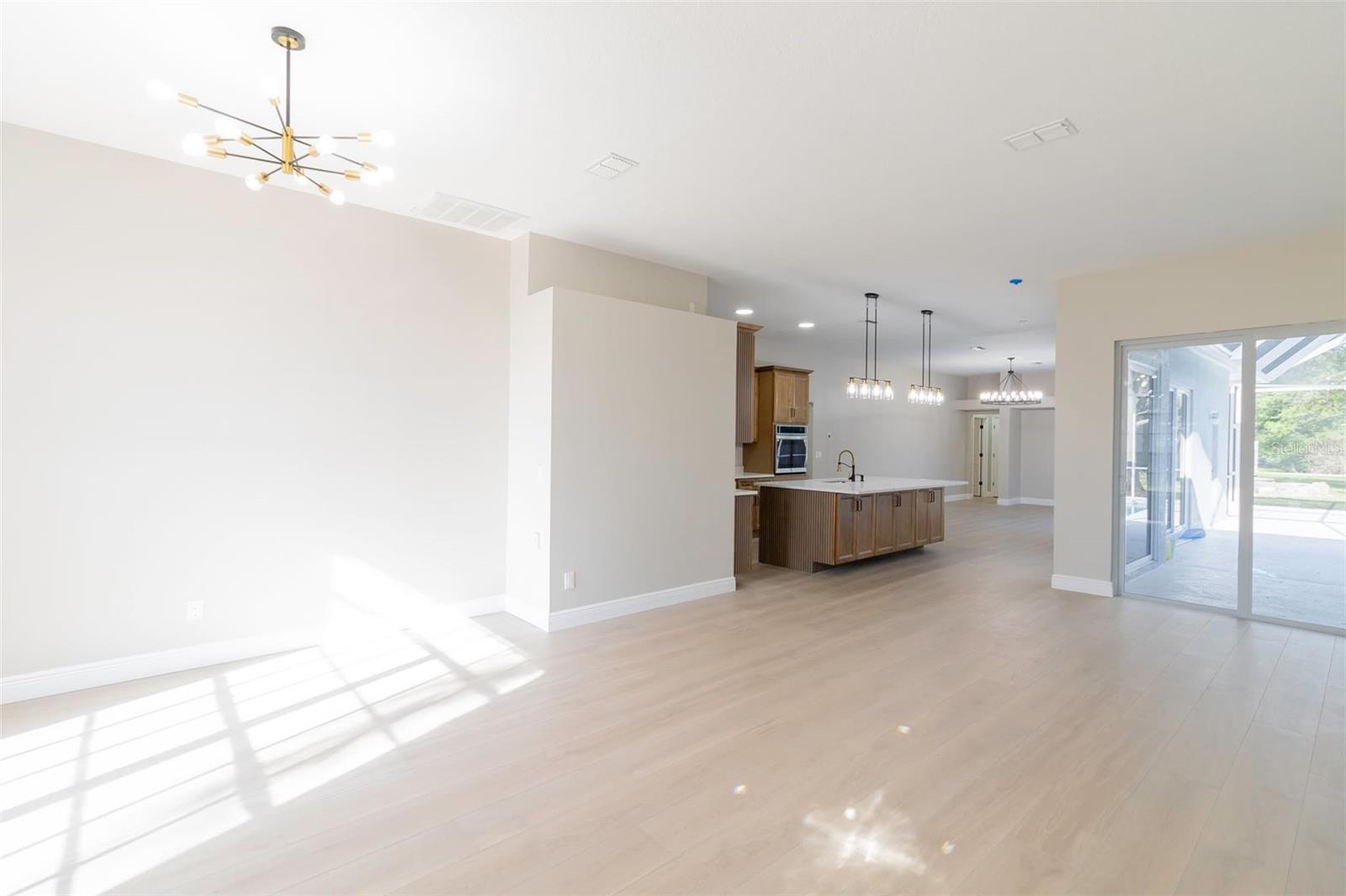 1637 LEDGESTONE DRIVE