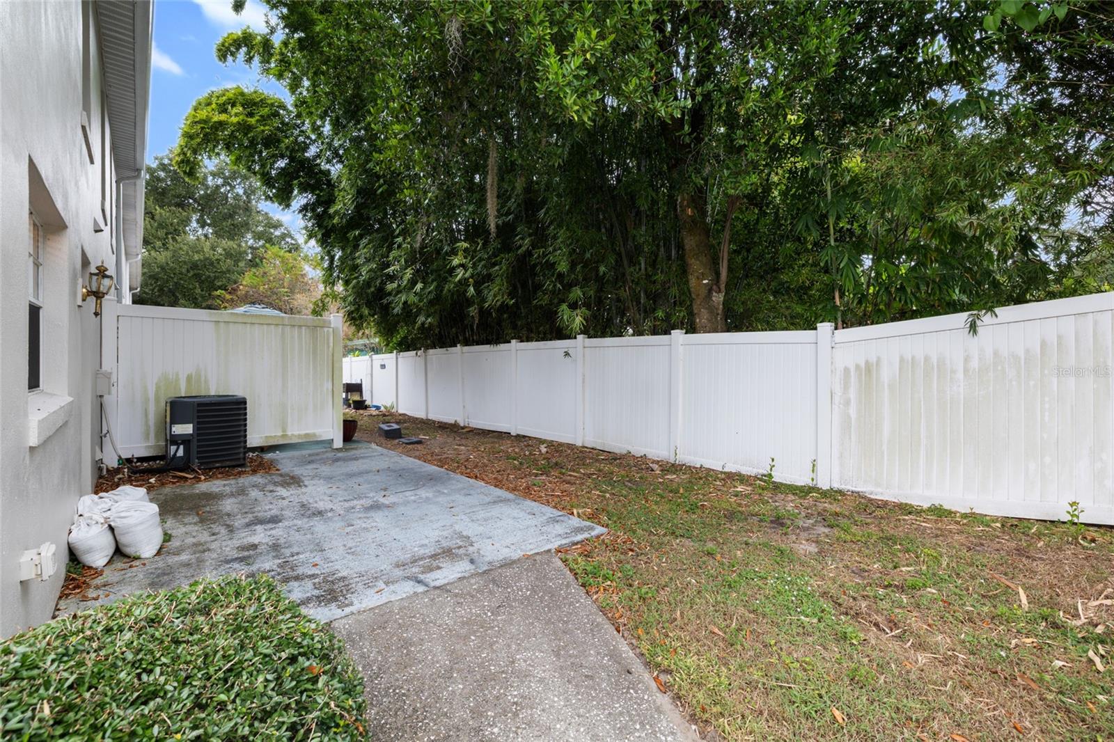 EMBASSY PARK TWNHMS CONDO - Residential