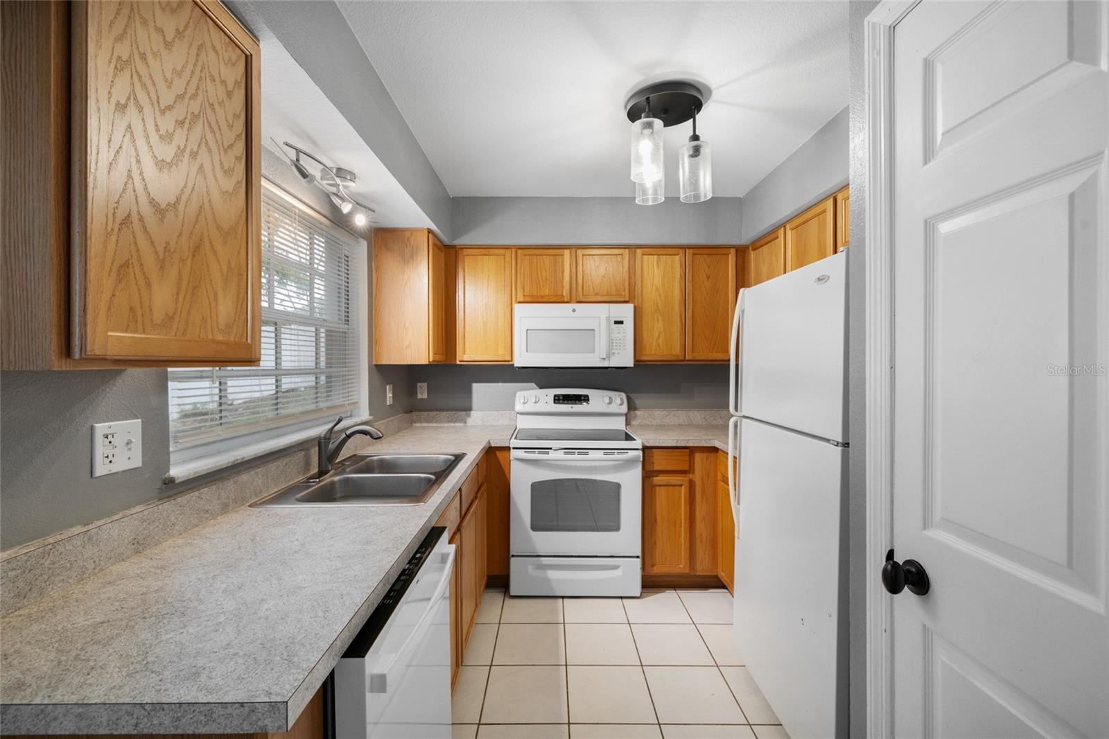 EMBASSY PARK TWNHMS CONDO - Residential