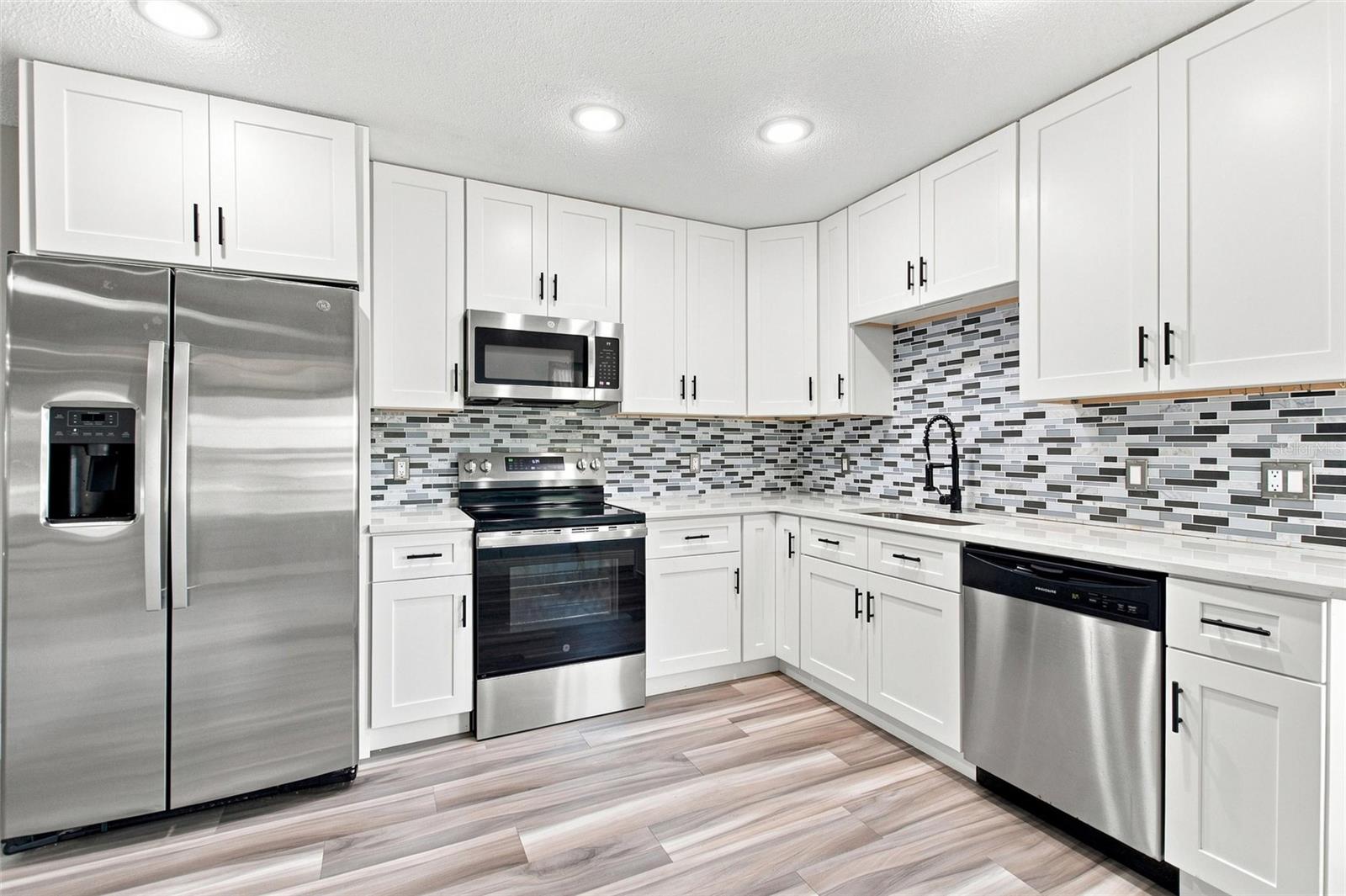 6273 TORONJA DRIVE