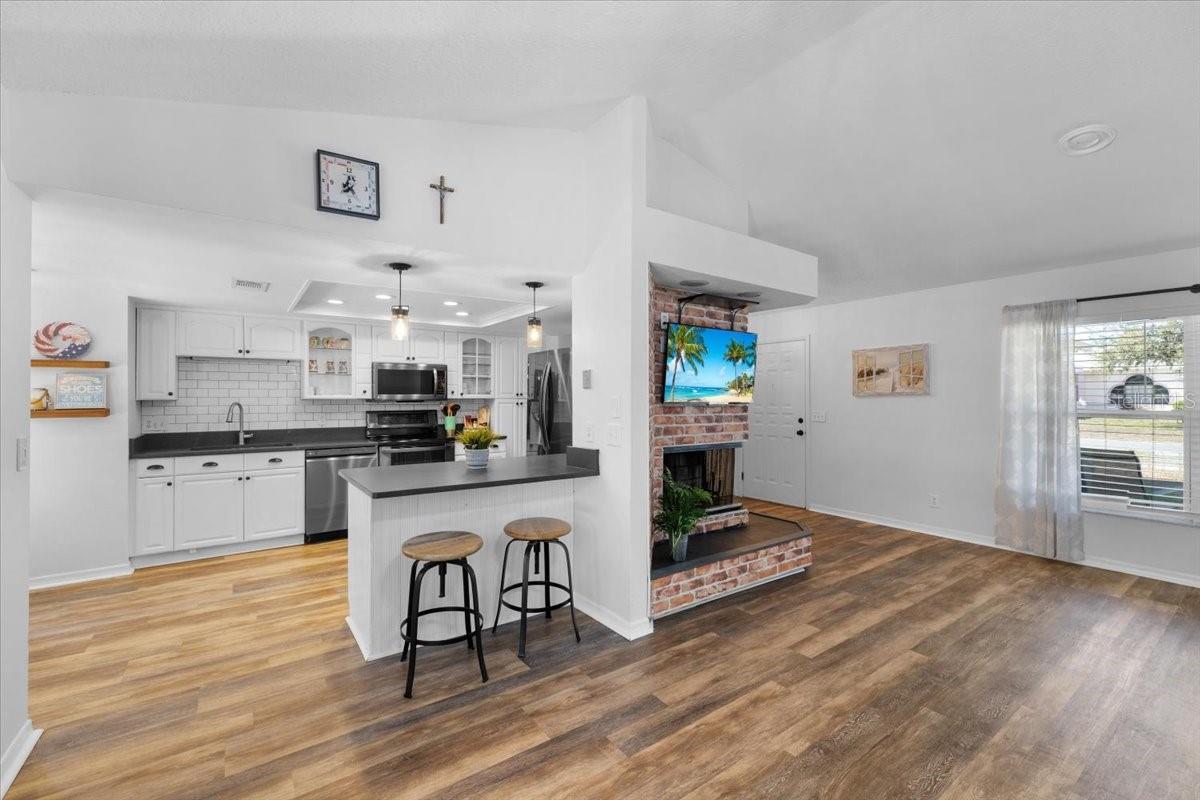 REGENCY OAKS - Residential