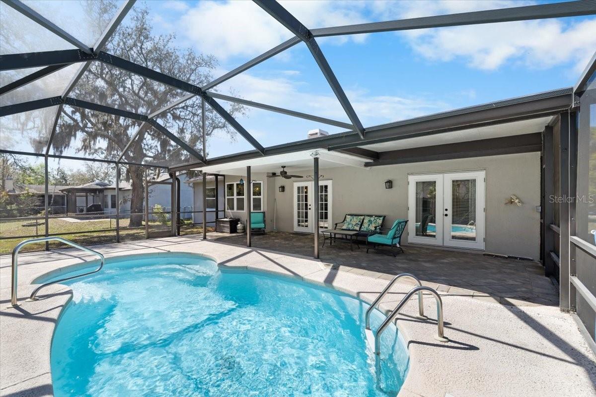 REGENCY OAKS - Residential