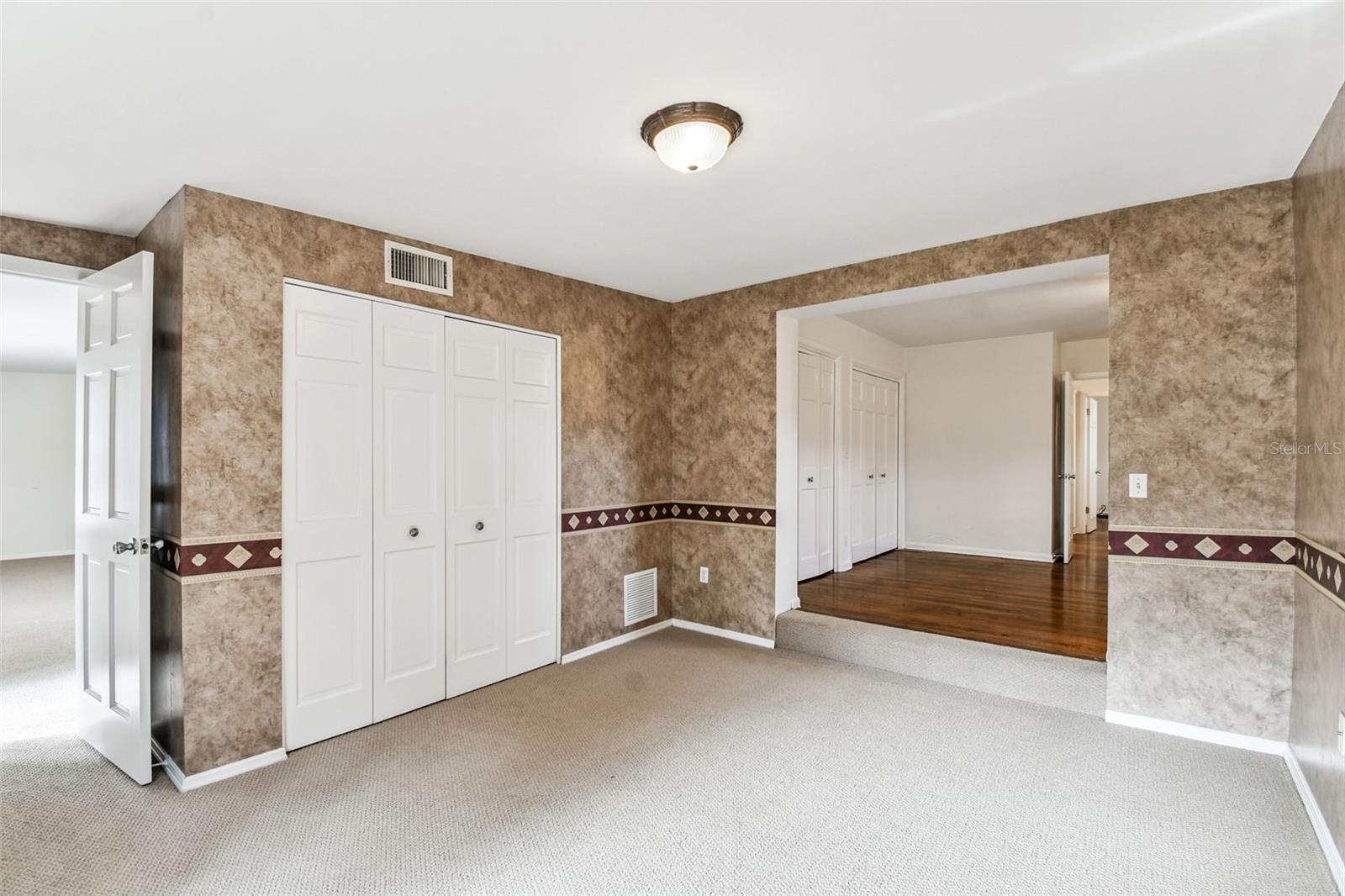 SUNSET PARK - Residential Lease