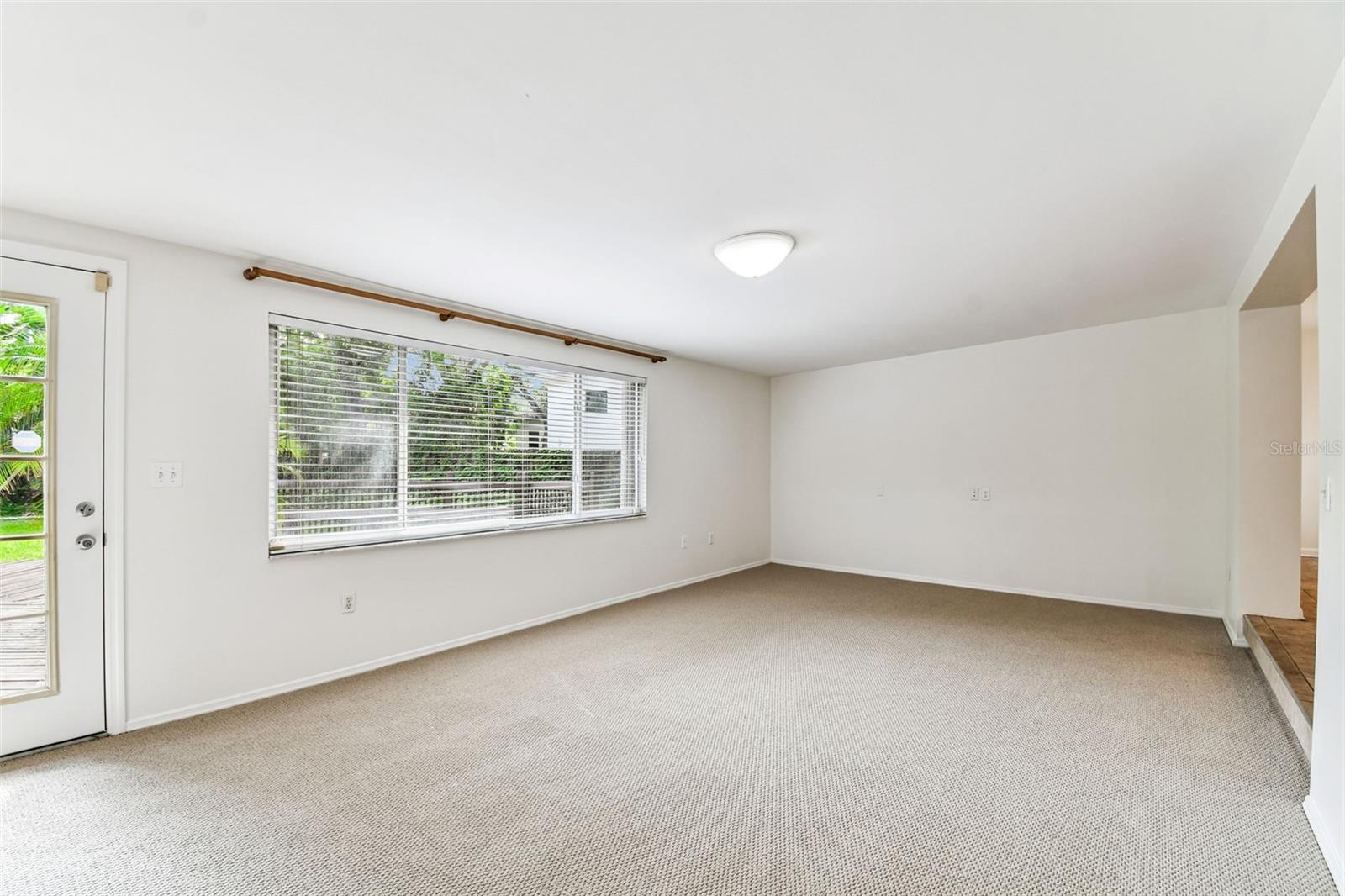 SUNSET PARK - Residential Lease