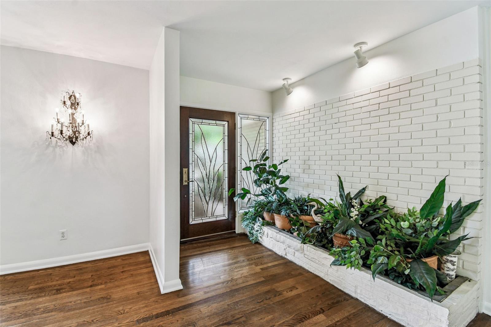 SUNSET PARK - Residential Lease