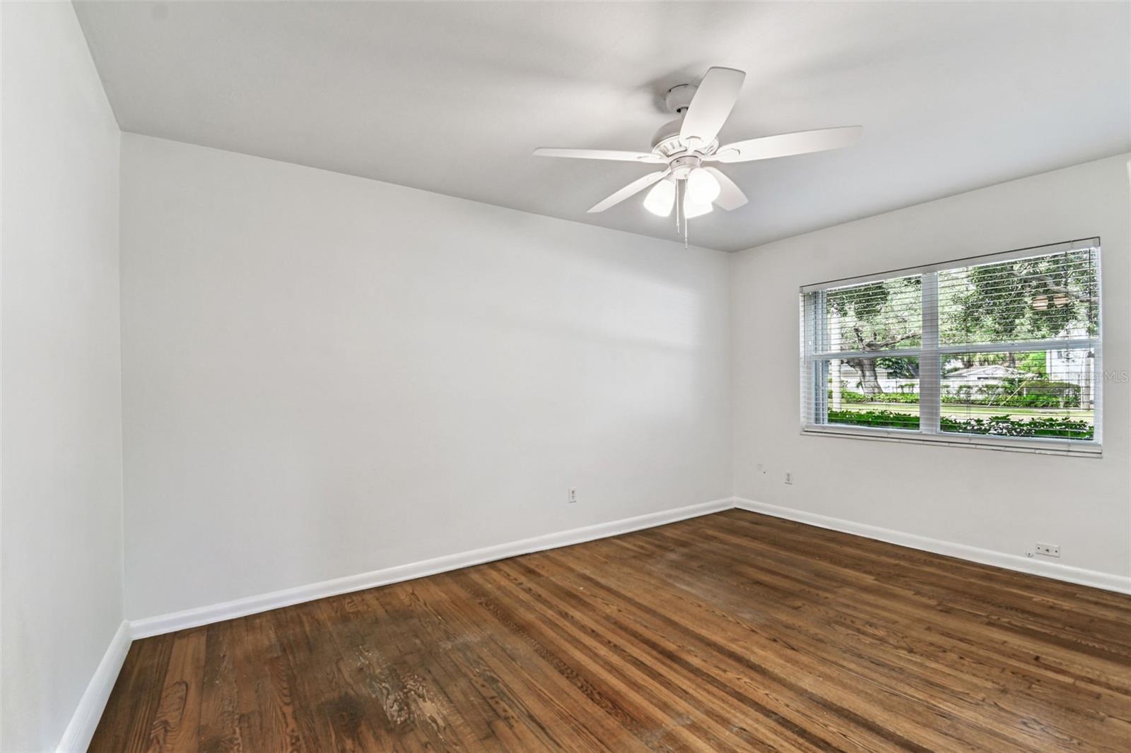 SUNSET PARK - Residential Lease