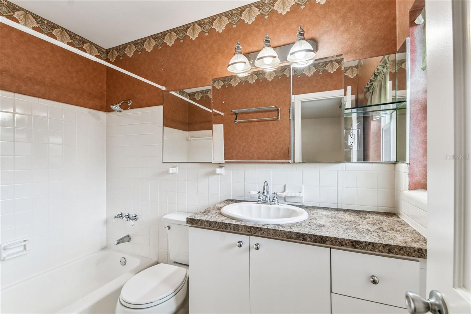 SUNSET PARK - Residential Lease