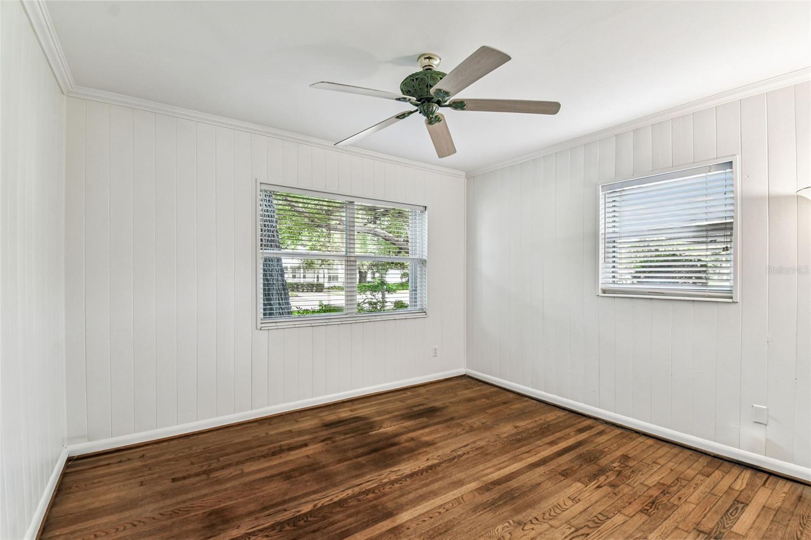 SUNSET PARK - Residential Lease