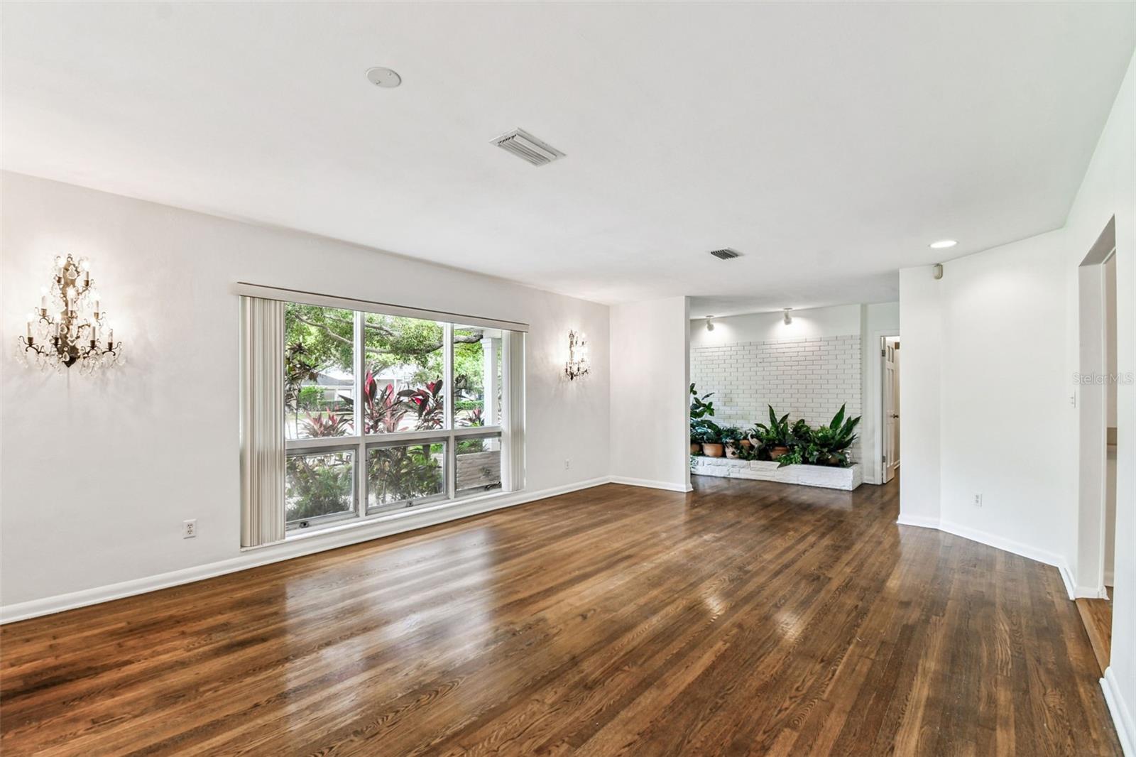 SUNSET PARK - Residential Lease