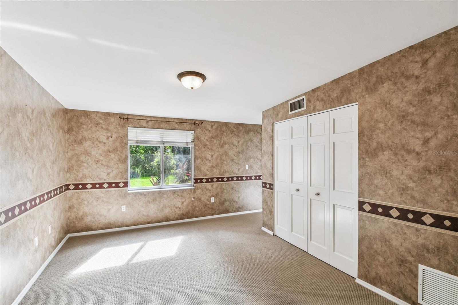 SUNSET PARK - Residential Lease