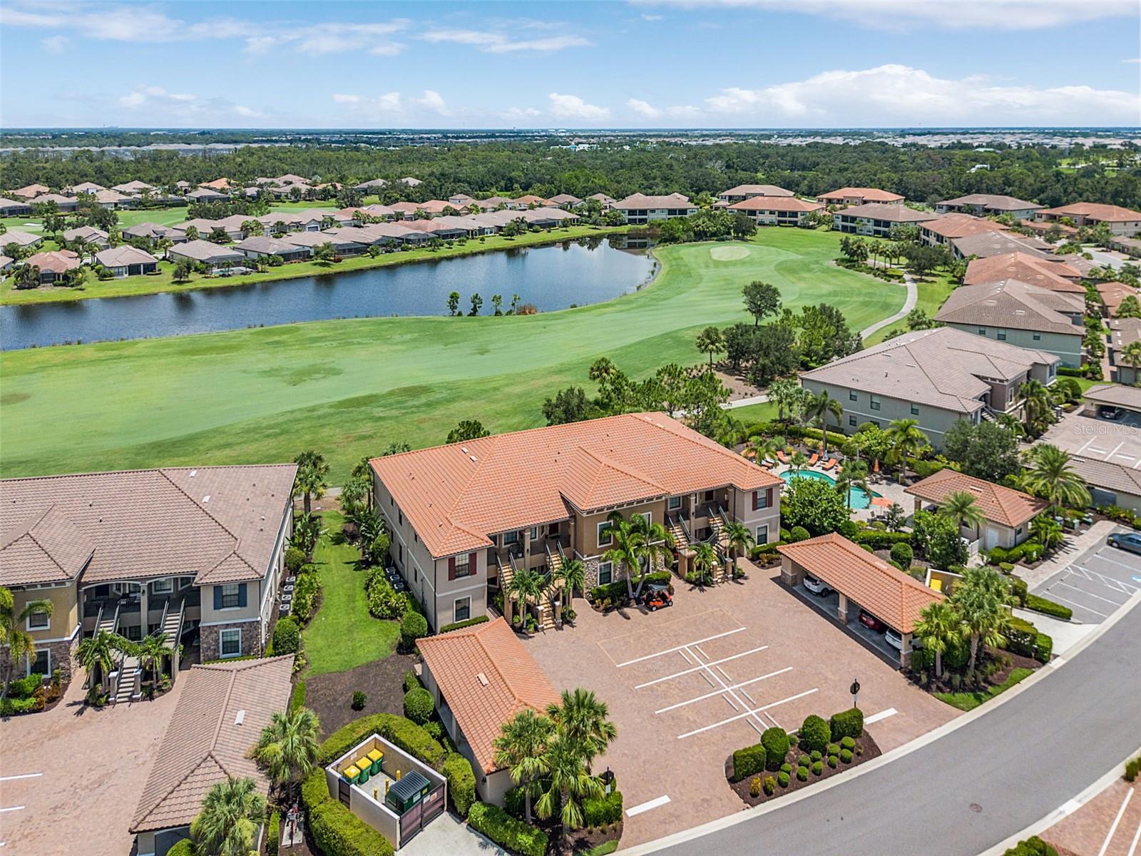 BACCIANO I/ESPLANADE LAKEWOOD - Residential Lease
