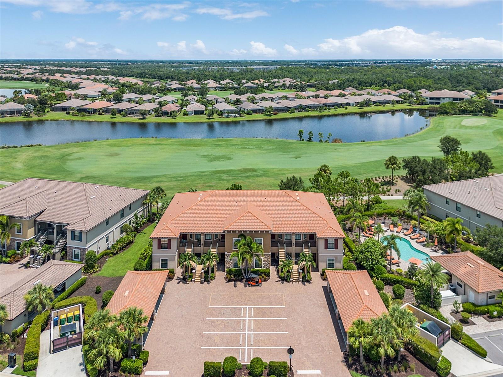 BACCIANO I/ESPLANADE LAKEWOOD - Residential Lease